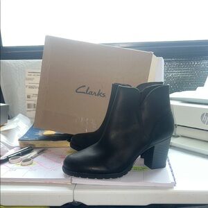 Clarks Black Ankle Booties with Chunky Heel Like New